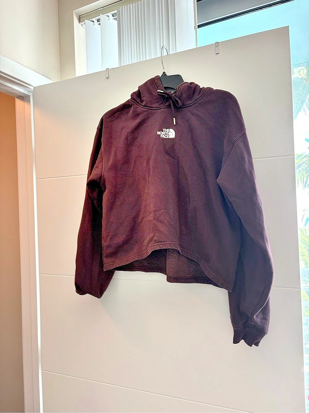 The North Face Essential Cropped Hoodie Brown Medium